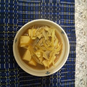 キャンプ飯✨新玉ねぎと豚しゃぶの豆腐鍋